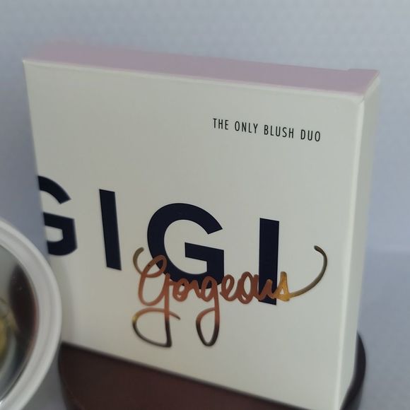 Gigi Gorgeous The Only Blush Duo: Authentic + Pride - Picture 2 of 6